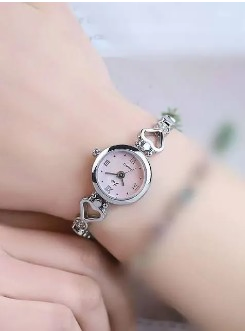 Elegant Rose Gold Ladies Watch with Heart Link Design